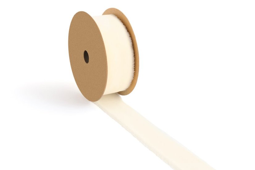 Hedvábná stuha s třásněmi 4 cm